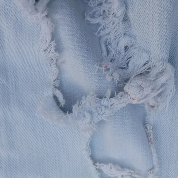 4/$15 Ultra Light Wash Highest Rise Mom Jean Wild Fable Distressed Size 8 - Picture 8 of 8